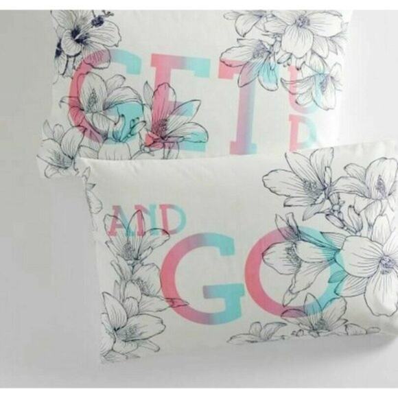 Pottery Barn Get Up & Go Standard Pillowcases Set of 2 Pillow Covers Floral NWT - Picture 1 of 3
